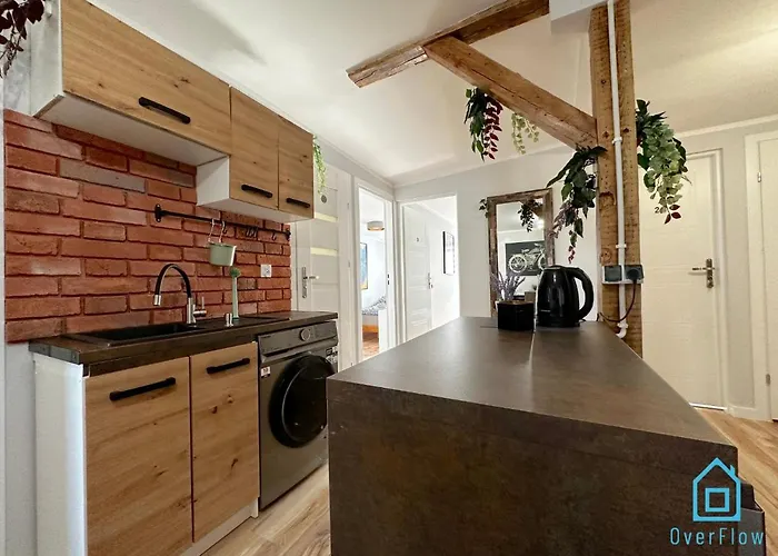 Dali -10 Minutes To Old Town & Sea